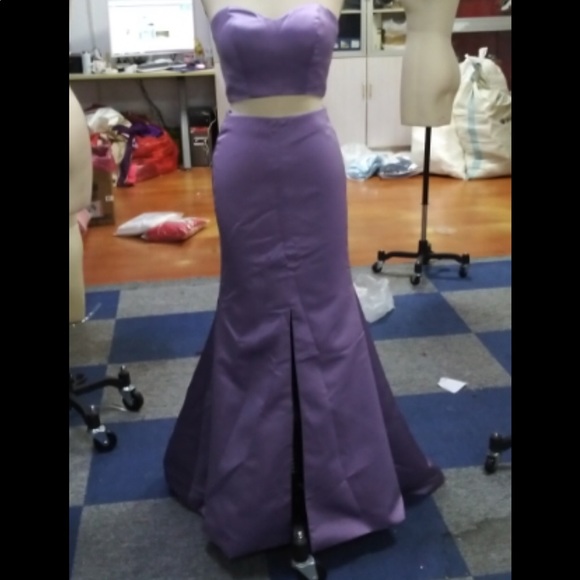PROM DRESS - Picture 2 of 5